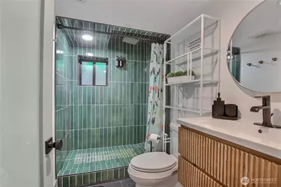 4006 Corliss Avenue N, Seattle, WA 98103 - Photo 23