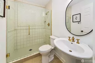 1331 Harbor Ave SW, Seattle, WA 98116 - Photo 17