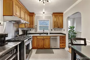 2628 46th Ave SW, Seattle, WA 98116 - Photo 9