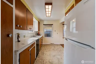 8216 21st Avenue NE, Seattle, WA 98115 - Photo 7