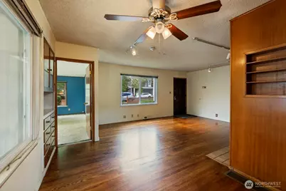 8216 21st Avenue NE, Seattle, WA 98115 - Photo 5