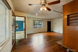 8216 21st Ave NE, Seattle, WA 98115 - Photo 5