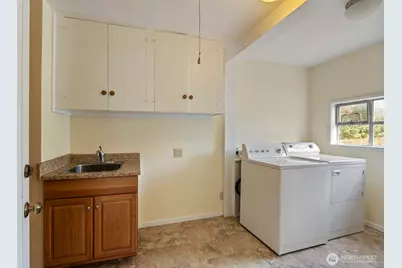 8216 21st Avenue NE, Seattle, WA 98115 - Photo 17