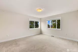 10220 NE 64th St, Kirkland, WA 98033 - Photo 17