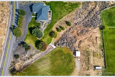 2350 10th Street NE, East Wenatchee, WA 98802 - Photo 9