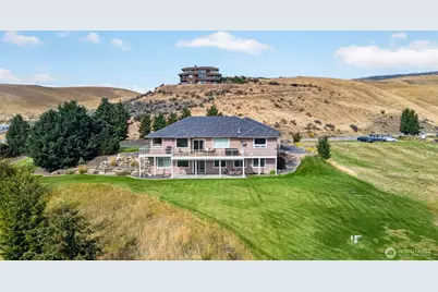 2350 10th Street NE, East Wenatchee, WA 98802 - Photo 3