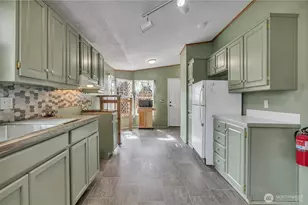 9207 221st St E, Graham, WA 98338 - Photo 13