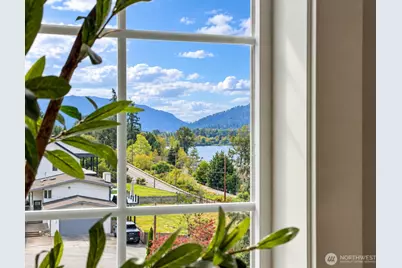3894 201st Court SE, Sammamish, WA 98075 - Photo 9