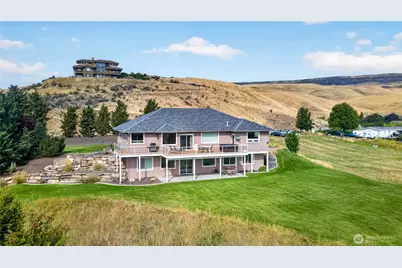 2350 10th Street NE, East Wenatchee, WA 98802 - Photo 9