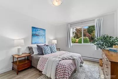 8747 Phinney Avenue N #12, Seattle, WA 98103 - Photo 15