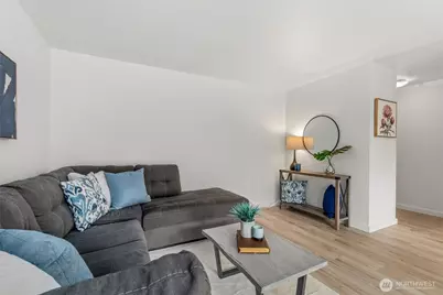 8747 Phinney Avenue N #12, Seattle, WA 98103 - Photo 3