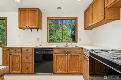 18515 NE 143rd Place, Woodinville, WA 98072 - Photo 11