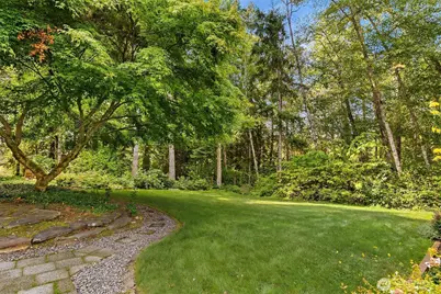 8289 New Holland Court NE, Bainbridge Island, WA 98110 - Photo 31