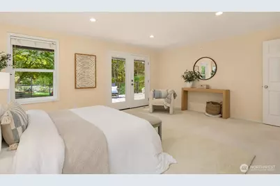 8289 New Holland Court NE, Bainbridge Island, WA 98110 - Photo 11