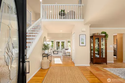 8289 New Holland Court NE, Bainbridge Island, WA 98110 - Photo 3