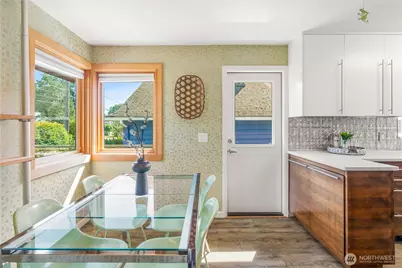 12015 Dayton Avenue N, Seattle, WA 98133 - Photo 9