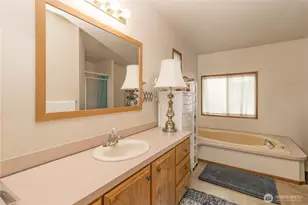 30961 E Lake Morton Dr SE, Kent, WA 98042 - Photo 17