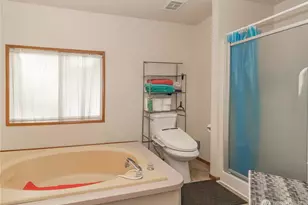 30961 E Lake Morton Dr SE, Kent, WA 98042 - Photo 23