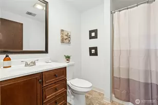 9255 Greenwood Ave N, Seattle, WA 98103 - Photo 27