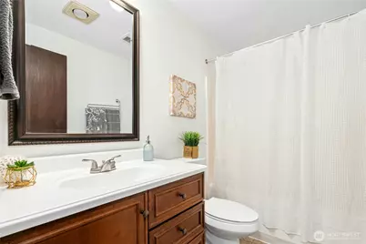 9255 Greenwood Avenue N #38, Seattle, WA 98103 - Photo 29