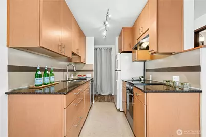 9255 Greenwood Avenue N #38, Seattle, WA 98103 - Photo 9