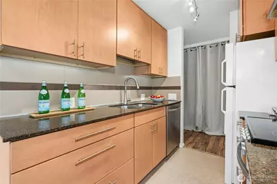 9255 Greenwood Avenue N #38, Seattle, WA 98103 - Photo 11