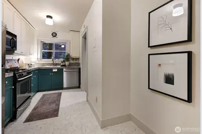 214 16th Avenue E #102, Seattle, WA 98112 - Photo 17