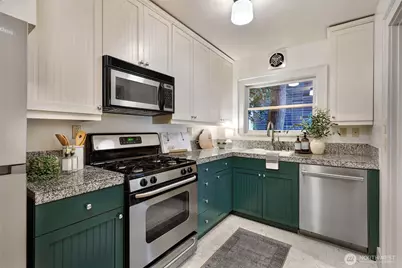 214 16th Avenue E #102, Seattle, WA 98112 - Photo 15