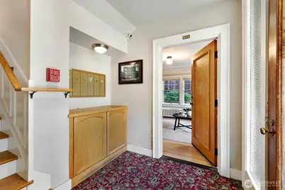 214 16th Avenue E #102, Seattle, WA 98112 - Photo 5