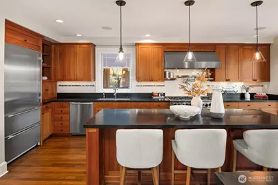 719 Belmont Place E, Seattle, WA 98102 - Photo 13