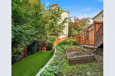 719 Belmont Place E, Seattle, WA 98102 - Photo 31