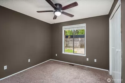 21805 SE 4th Street, Sammamish, WA 98074 - Photo 17