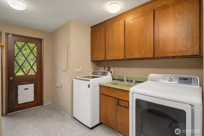 21805 SE 4th Street, Sammamish, WA 98074 - Photo 21