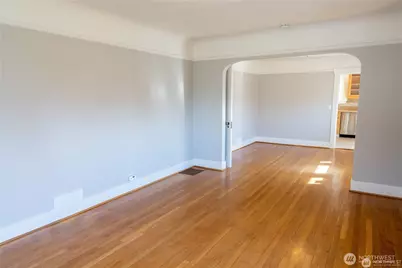 6910 37th Avenue SW, Seattle, WA 98126 - Photo 5