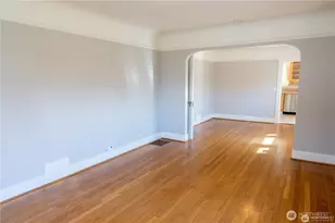 6910 37th Ave SW, Seattle, WA 98126 - Photo 5