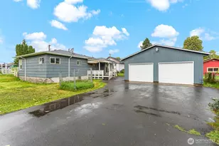 334 Roake Ave, Castle Rock, WA 98611 - Photo 3