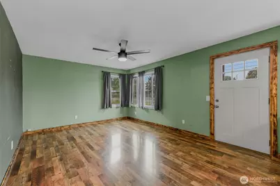 334 Roake Avenue, Castle Rock, WA 98611 - Photo 5