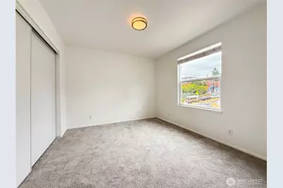 5521 Brooklyn Avenue NE, Seattle, WA 98105 - Photo 9
