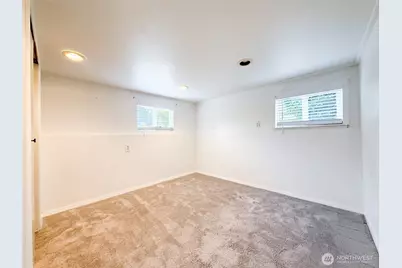 5521 Brooklyn Avenue NE, Seattle, WA 98105 - Photo 15