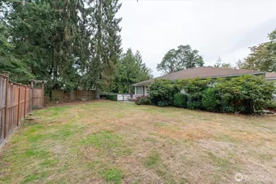 13111 Ashworth Avenue N, Seattle, WA 98133 - Photo 25
