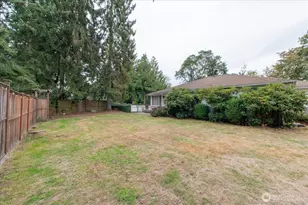 13111 Ashworth Ave N, Seattle, WA 98133 - Photo 25