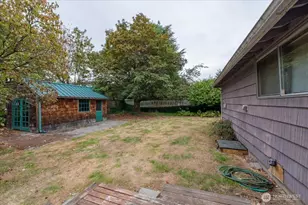 13111 Ashworth Ave N, Seattle, WA 98133 - Photo 21