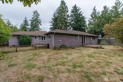13111 Ashworth Avenue N, Seattle, WA 98133 - Photo 23