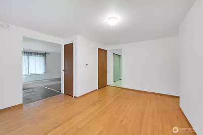 13111 Ashworth Avenue N, Seattle, WA 98133 - Photo 5