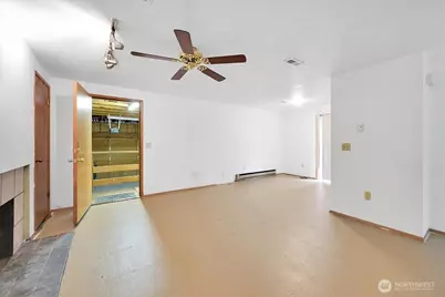 13111 Ashworth Avenue N, Seattle, WA 98133 - Photo 13