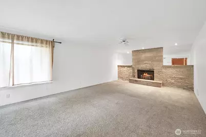 13111 Ashworth Avenue N, Seattle, WA 98133 - Photo 3