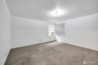 13111 Ashworth Avenue N, Seattle, WA 98133 - Photo 7