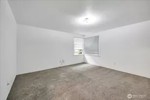 13111 Ashworth Ave N, Seattle, WA 98133 - Photo 7