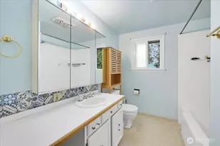 13111 Ashworth Ave N, Seattle, WA 98133 - Photo 9