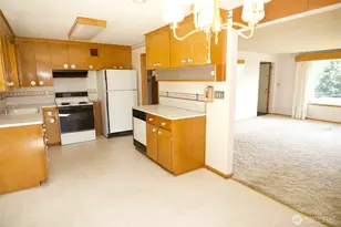 16333 Densmore Ave N, Shoreline, WA 98133 - Photo 9